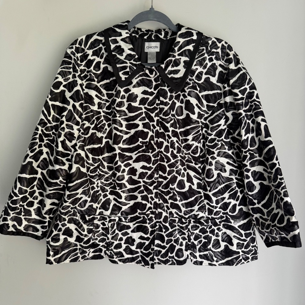 Chico's Jacket Black White Giraffe Print Contrast Trim Button Front Size 3 (XL)